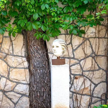 Mediterranean Summer House Χβαρ