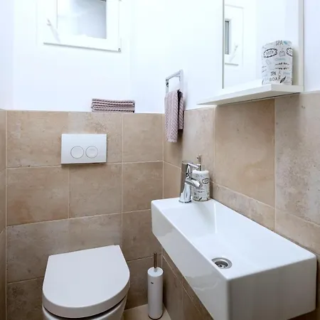 Mediterranean Summer House * هفار