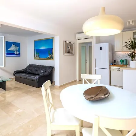 فيلة Mediterranean Summer House